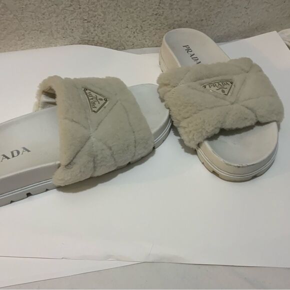 PRADA White Shearling Logo Triangle Detail Flat Slide Sandals Size 39.5/9.5 - Picture 13 of 14
